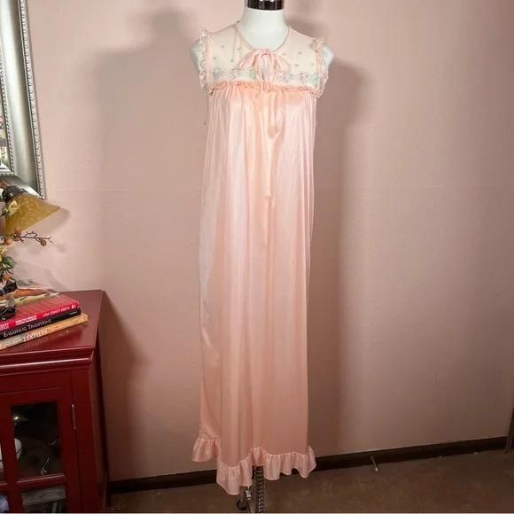 Vintage 50 60 Retro Cottagecore Floral Embroidery Peach Pastel Long Nightgown - Picture 4 of 16